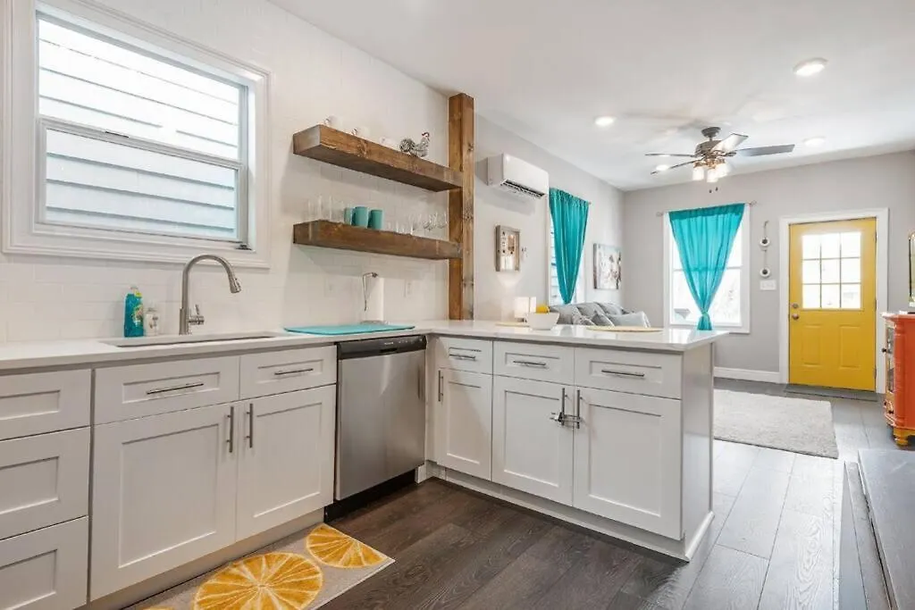 Franks Farmhouse Shotgun Style Apt In Ybor City Tampa